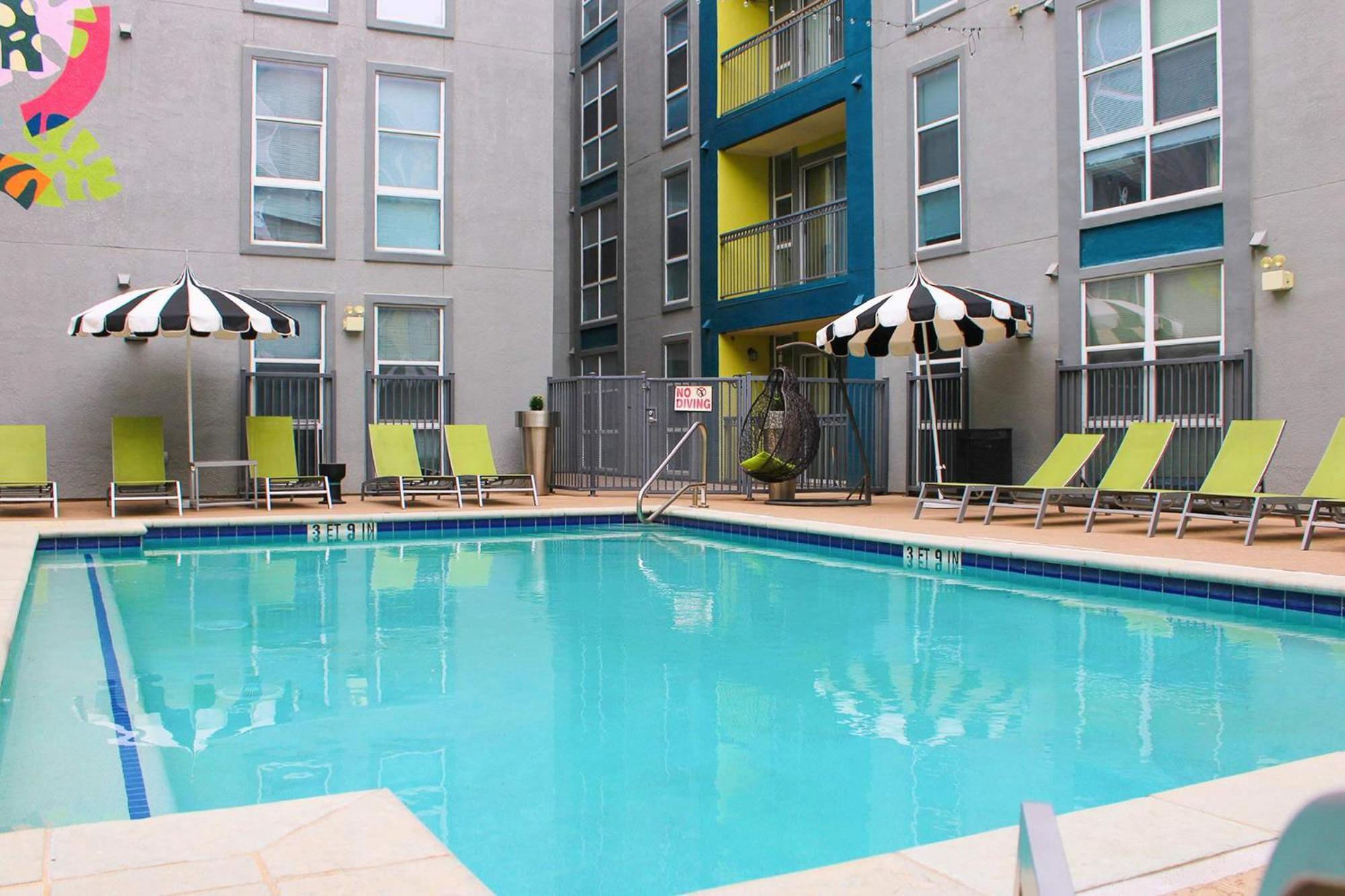 Upstay Condo Games Pool Gym And Bbq Austin Exterior photo